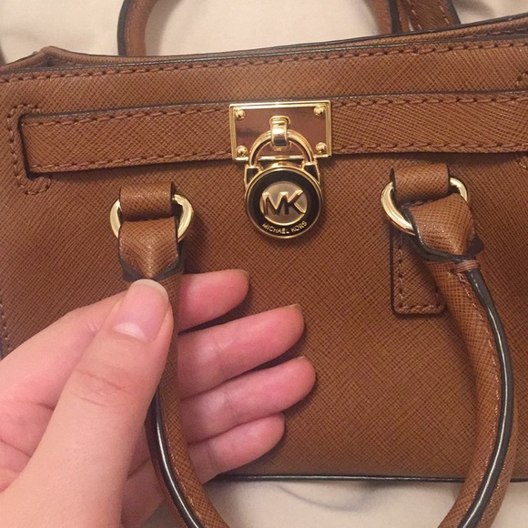 Michael Kors Hamilton mini handbag chain purse. - Picture 3 of 9